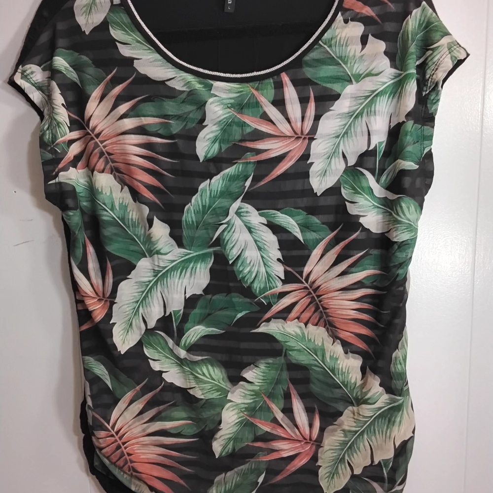 Leaf Print Short Sleeve Women's Top